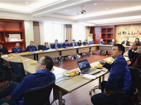 深学细悟转达头脑实力 ——pp电子集团党总支开展学习十九大精神 