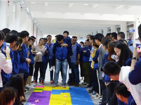 坚贞立志，，，，，，，永葆精神，，，，，，，勇猛领先，，，，，，，不负青春