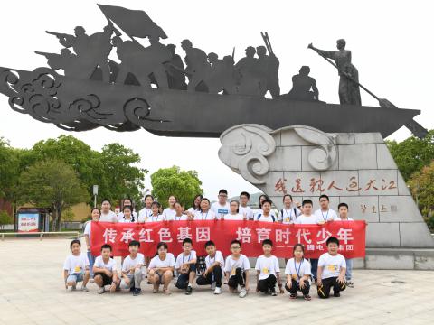 pp电子情 绘爱心 助生长